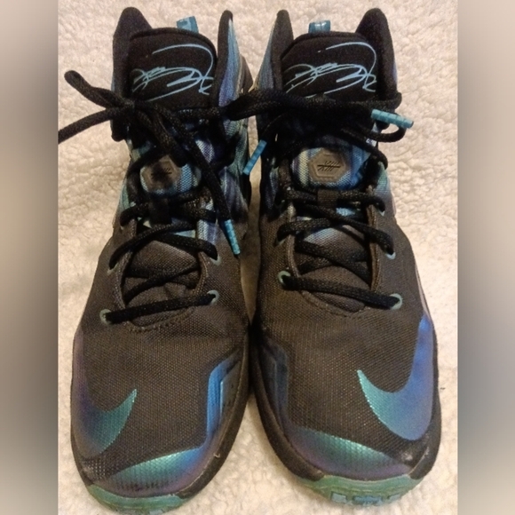 LeBron 13 Summit Lake Hornets - Picture 7 of 9